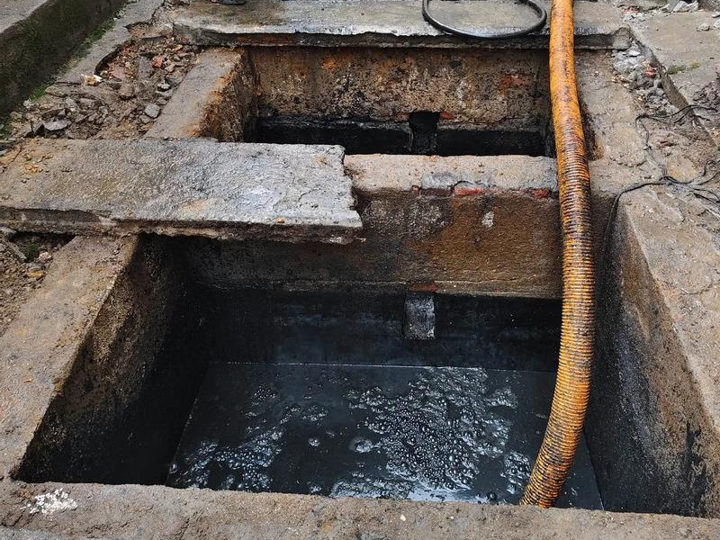 海盐清理化粪池